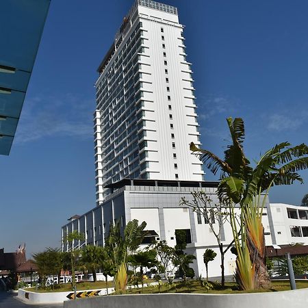 Tenera Hotel بانغي المظهر الخارجي الصورة The hotel in 2015