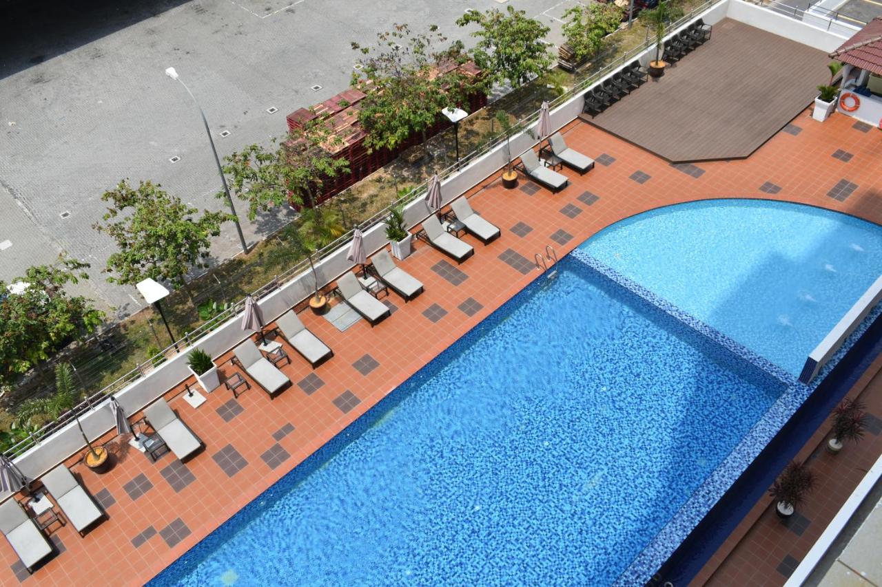 Tenera Hotel بانغي المظهر الخارجي الصورة The pool at the hotel